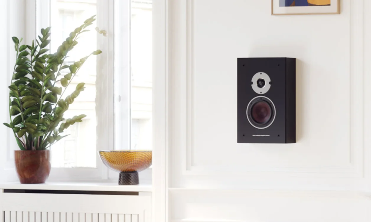 OBERON ON-WALL | On-wall speaker with large sound | DALI Loudspeakers